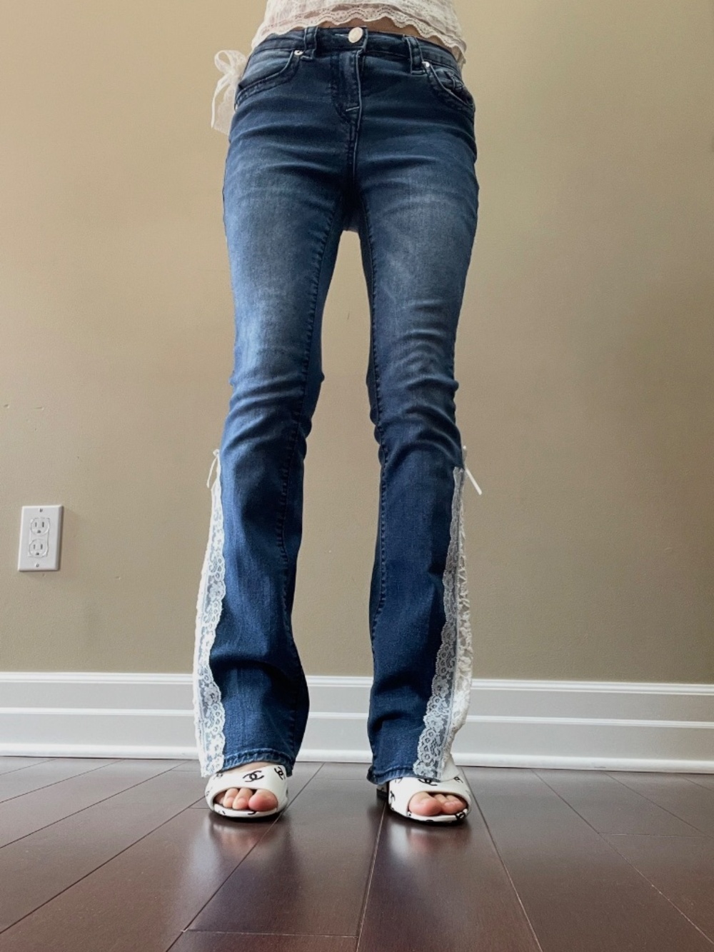 Handmade True Religion lace jeans - Picture 5 of 6